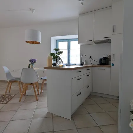 Apartment Azur Selce