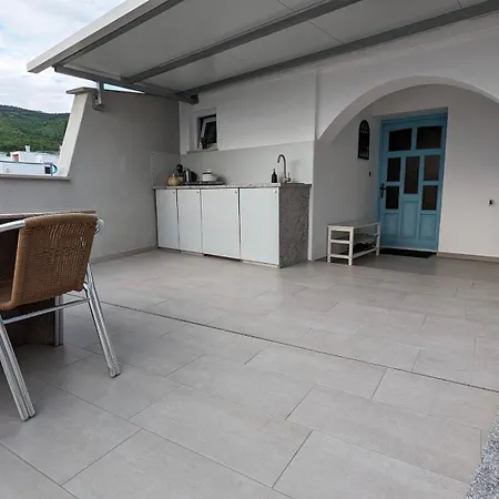 Azur Apartment Selce