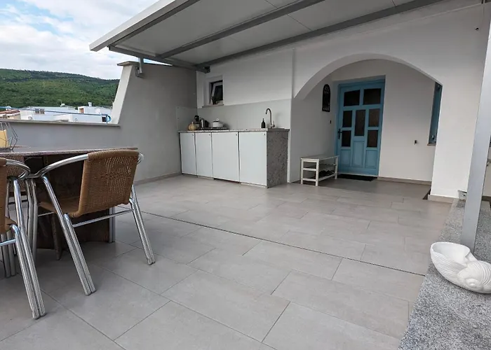 Azur Apartment Selce